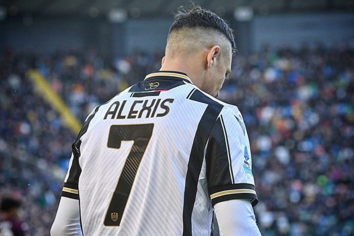 DT del Udinese reacciona con molestia al ser interrogado sobre Alexis Sánchez