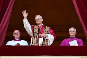 Cardenal Robert Prevost: Un misionero agustiniano en la encrucijada del Cónclave tras polémicas acusaciones.