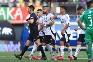 Arturo Vidal lanza dura crítica al árbitro Fernando Véjar tras polémica expulsión: “Que se vaya a arbitrar a Tercera División”